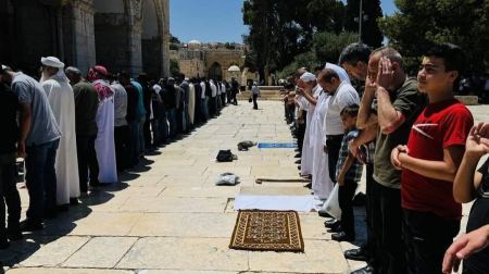 40 الف مصل أدوا صلاة الجمعة في المسجد الاقصى